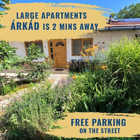 Mandula Apartman Сегед Экстерьер фото