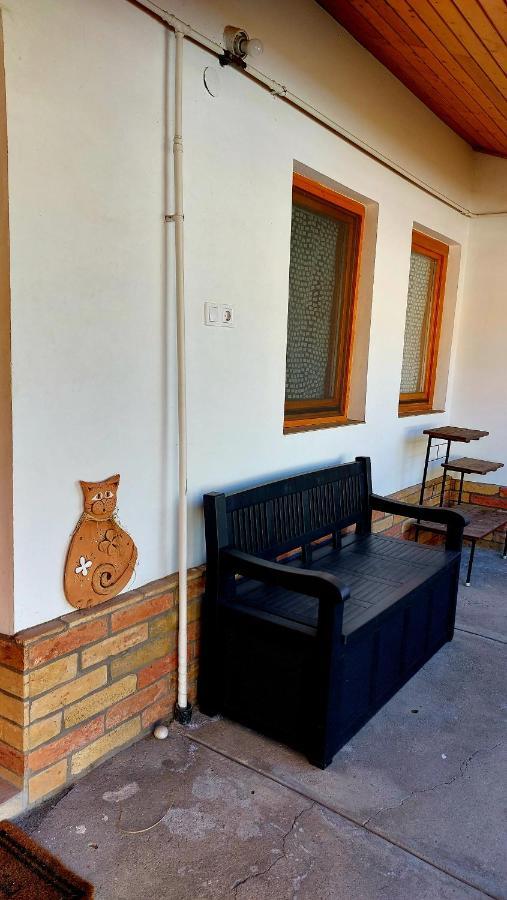 Mandula Apartman Сегед Экстерьер фото