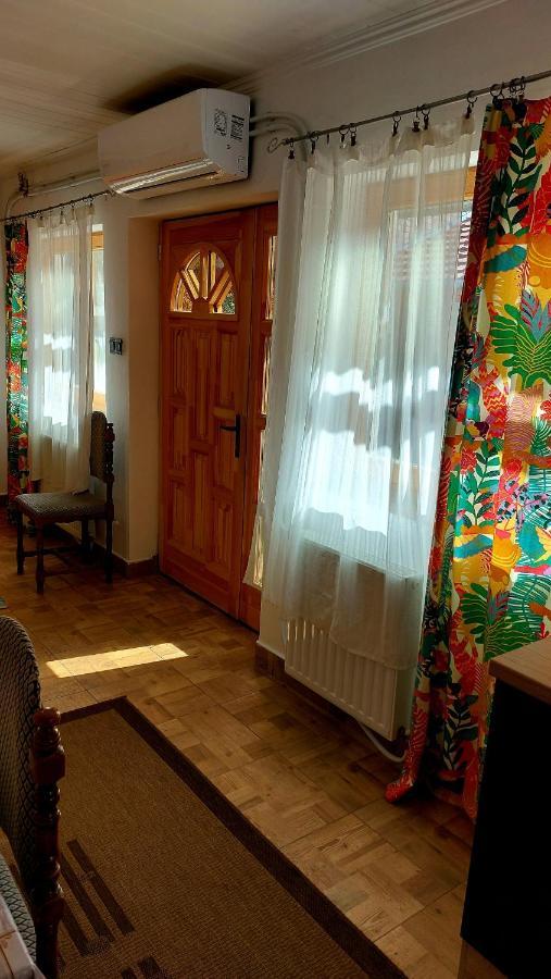 Mandula Apartman Сегед Экстерьер фото