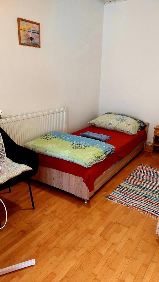 Mandula Apartman Сегед Экстерьер фото