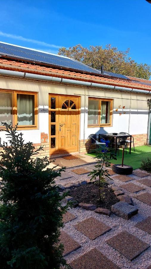 Mandula Apartman Сегед Экстерьер фото